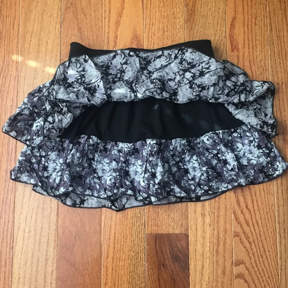 Mini Tiered Skirt - Picture 4 of 4